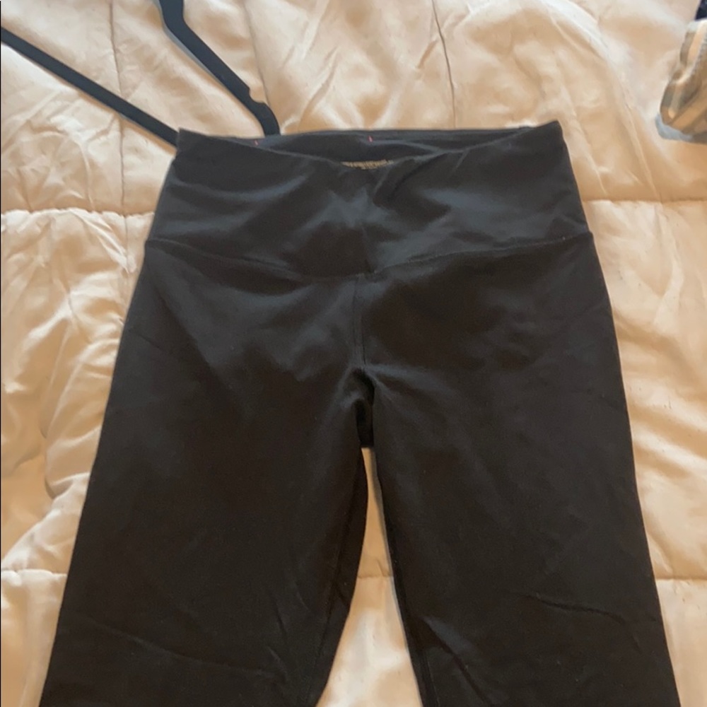 leggings never worn inside pocket